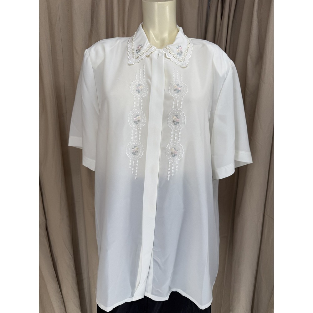 Christie & Jill White Embroidered Pearl Collar Blouse Plus Size 20W Short Sleeve
